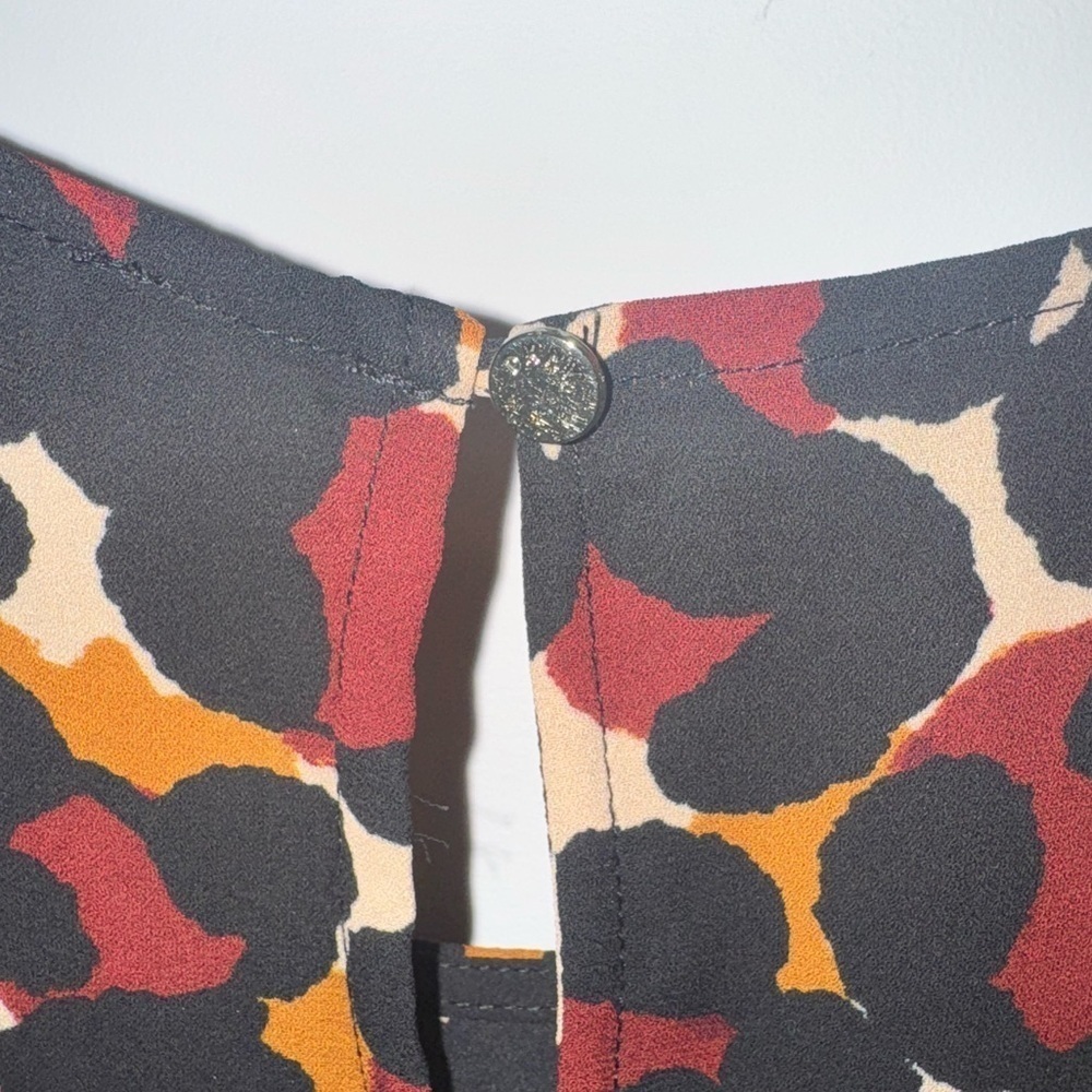 DKNY Ladies Cheetah Sleeveless Blouse Size Medium - Picture 6 of 6
